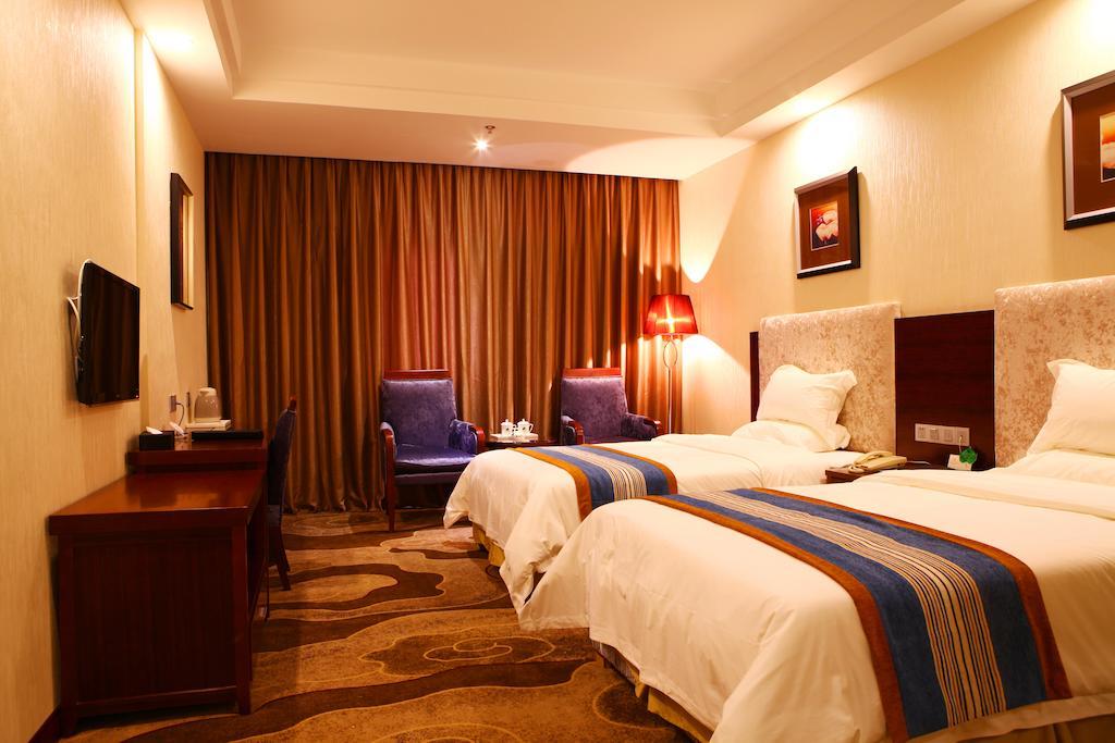 Mingcheng Times Hotel Chengdu Room photo
